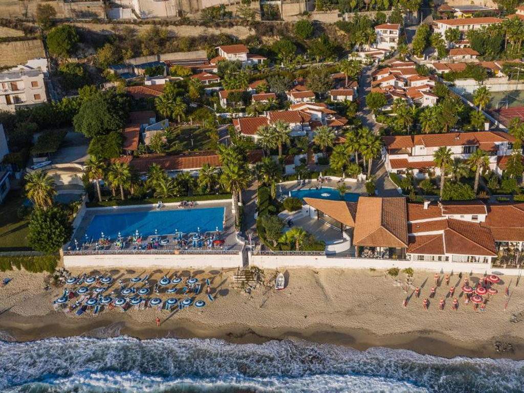 villaggio baia di ercole vista aerea