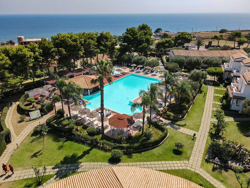 struttura vista aerea villaggio spiagge rosse